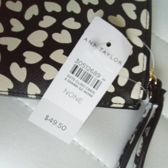Ann Taylor Heart Animal Print Zip Wristlet Pouch - Picture 3 of 8